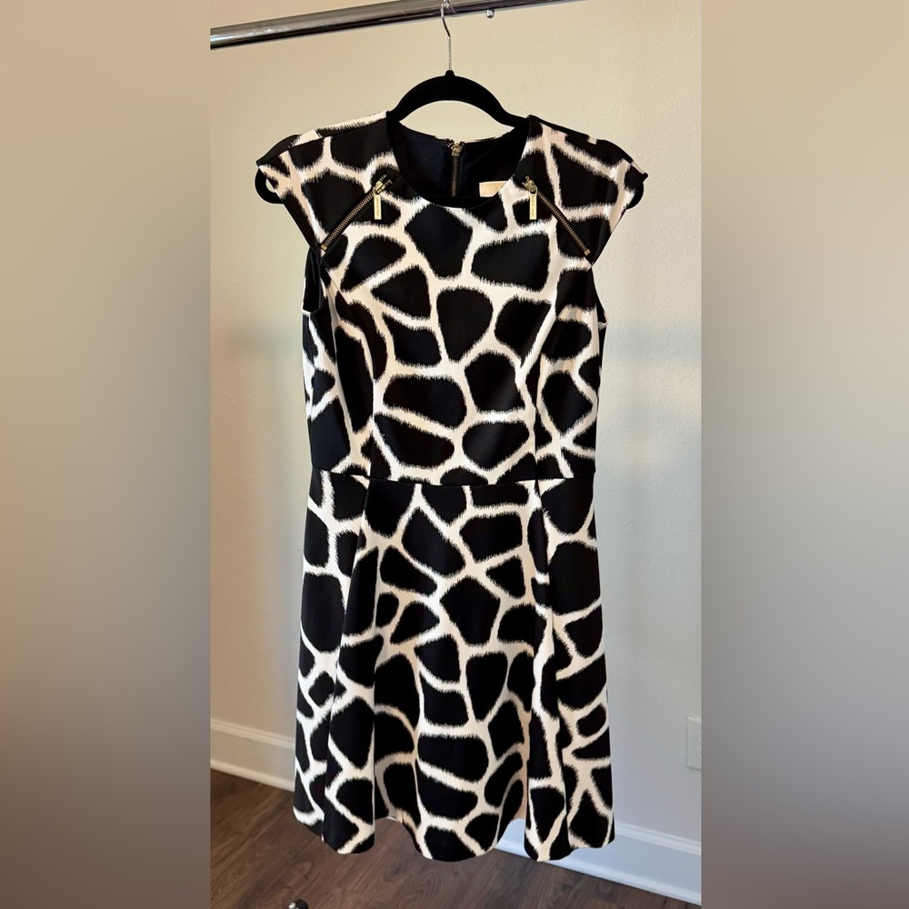 Michael Kors Black and White Giraffe Print Dress Size 6
